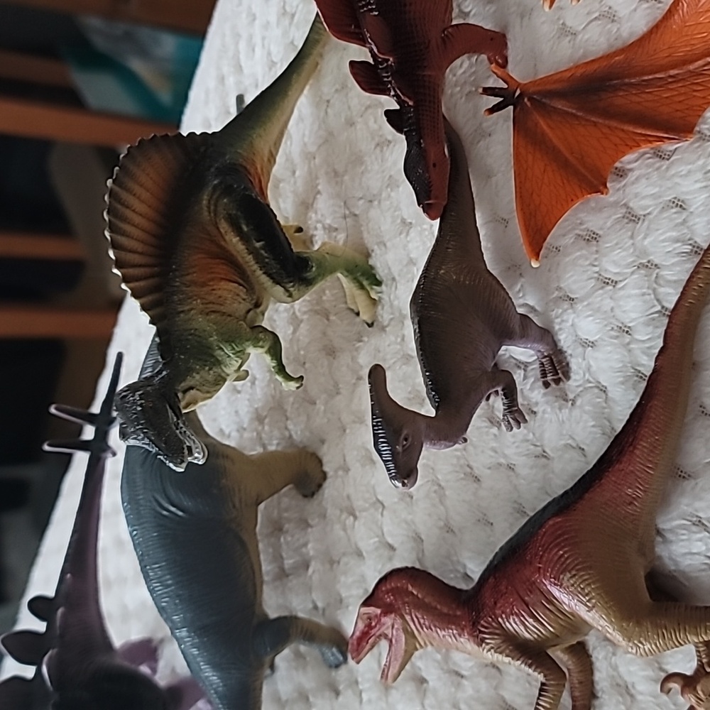Lot Of 10 Hard PVC Medium Colourful Dinosaur Toys - Picture 3 of 7